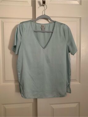 Worthington Aqua/Turquoise Blue Satiny V Neck Top